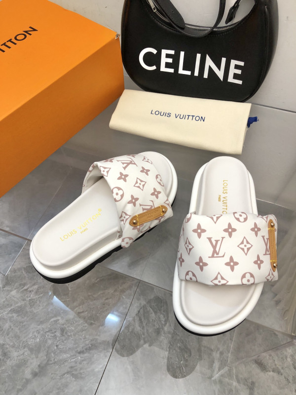 l**is V*t*n pool pillow comfort mule