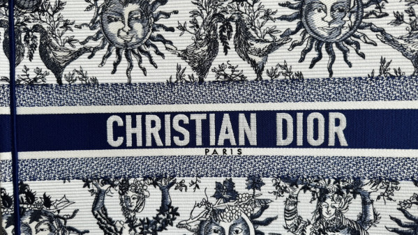 large D*or book tote-42*35*18.5cm