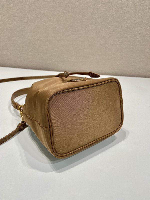 Pra*a bucket bag-15.5*19.5*10cm
