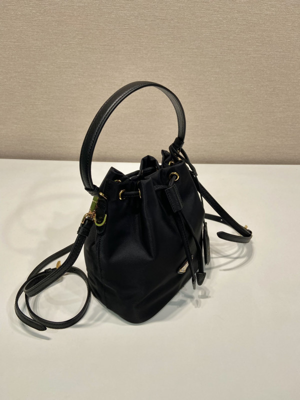 Pra*a bucket bag-15.5*19.5*10cm