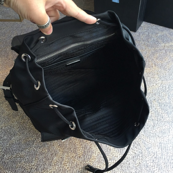 Pra*a backpack-31*32*15cm