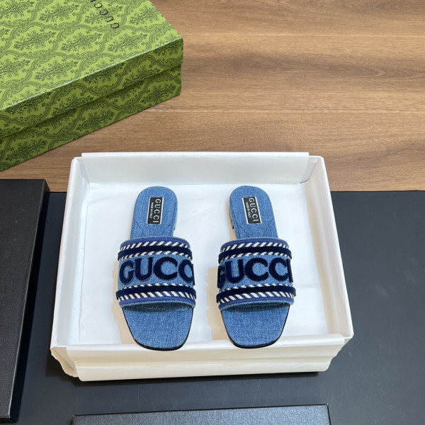 G*u*i slide sandals