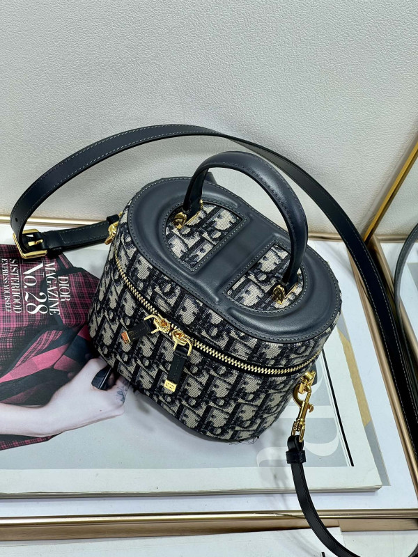 D*or cd signature vanity case-16*11*9.5cm