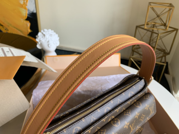 l**is V*t*n vintage bag-32*10*20cm