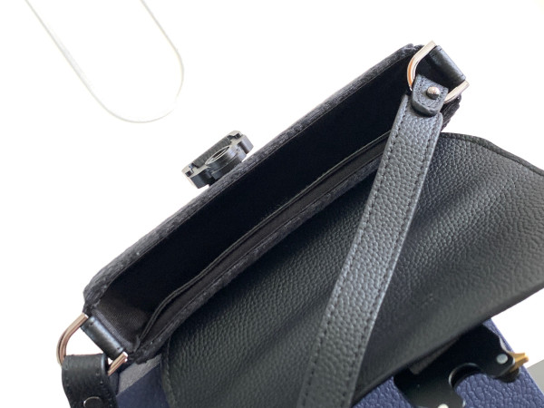 D*or saddle messenger bag-19.5*13*4.3 cm