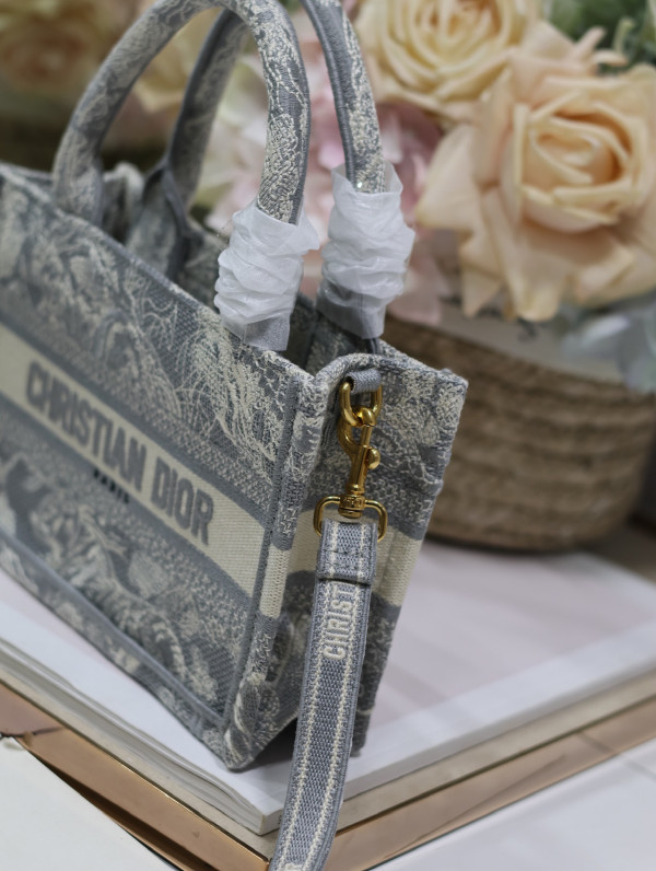 D*or mini book tote-21.5*13*7.5cm