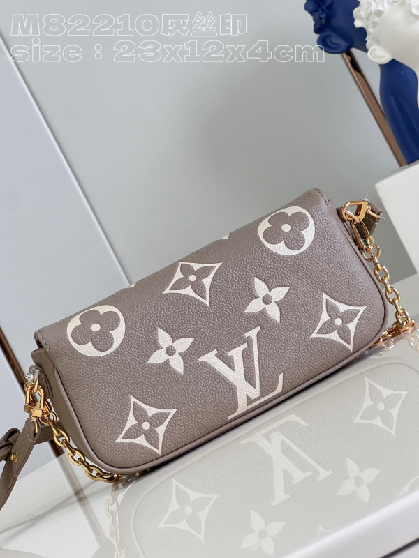 l**is V*t*n wallet on chain ivy-23.5*12*4.3cm