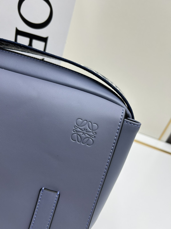 LOEWE messenger bag-24.5*18*10.5cm