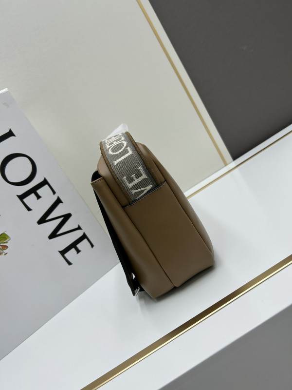 LOEWE messenger bag-24.5*18*10.5cm