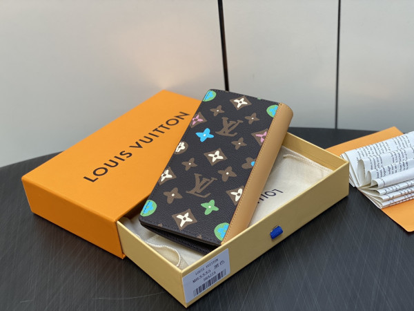 l**is V*t*n brazza wallet-10*19*2cm