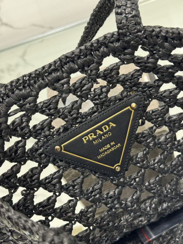 Pra*a woven fabric crochet tote bag