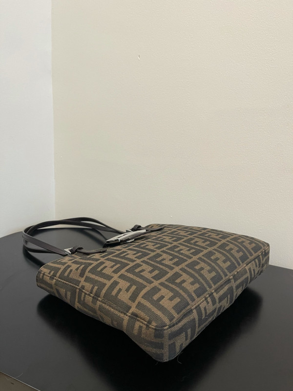 F**di vintage bag-29x22x3.5cm