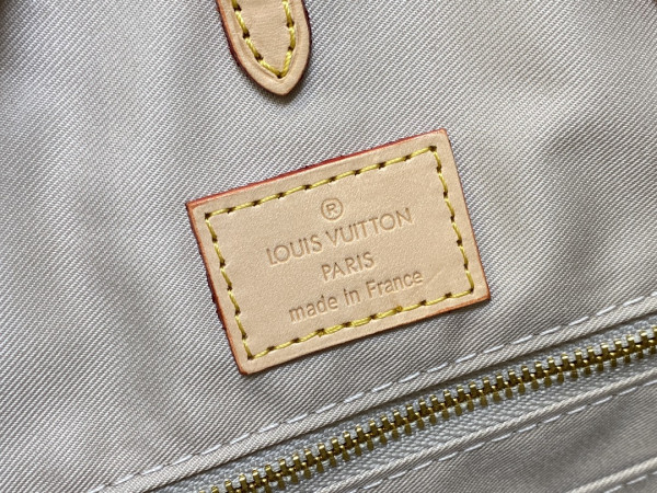 l**is V*t*n onthego mm-35*27*14cm
