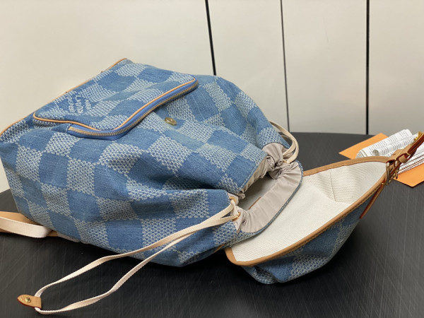 l**is V*t*n montsouris backpack