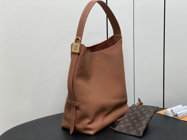 l**is V*t*n low key hobo jh-31*35*18cm