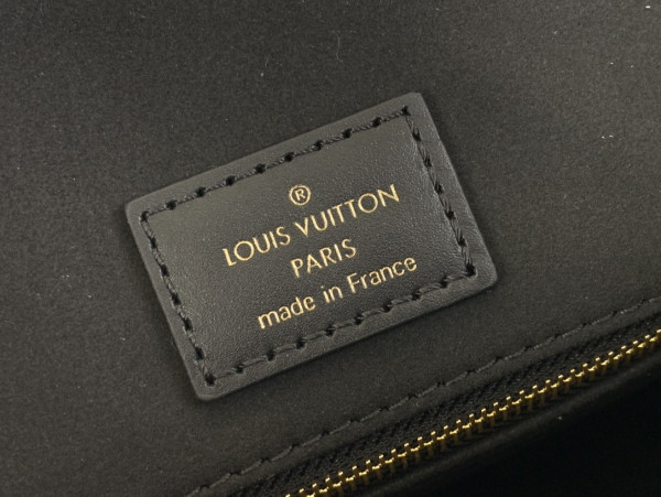 l**is V*t*n onthego mm-35*27*14cm