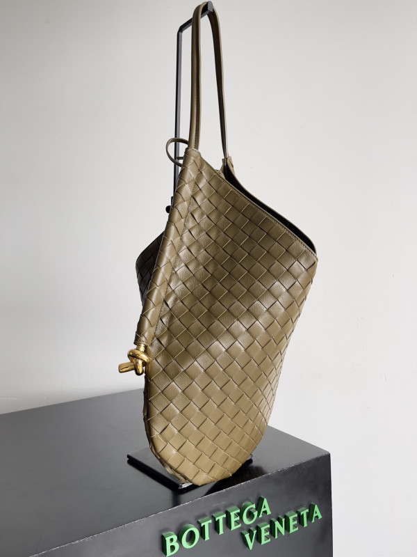 Bo*te*ga ve*ne*ta medium solstice shoulder bag