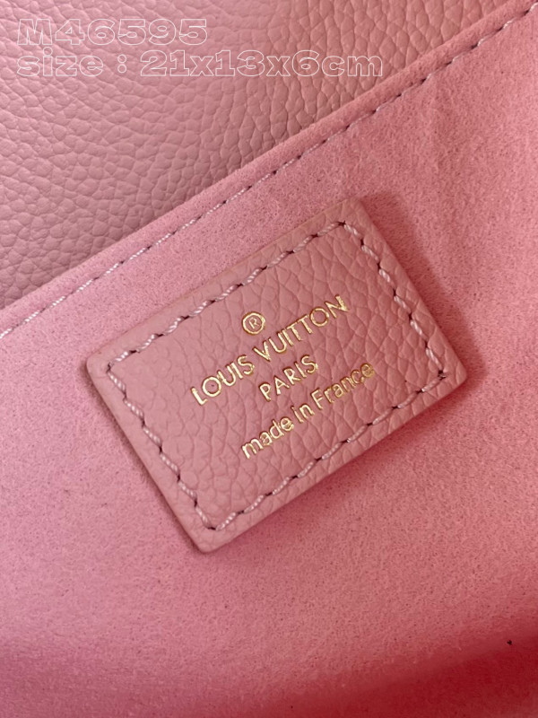 l**is V*t*n pochette metis east west