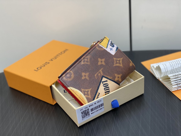 l**is V*t*n lisa wallet - 9*11.5*1.5cm