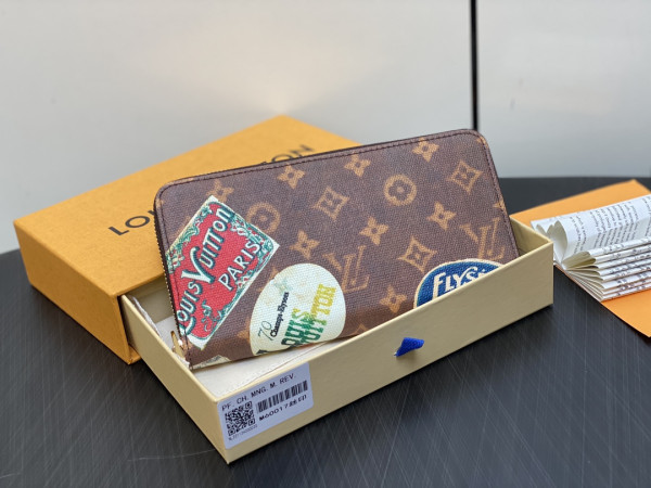 l**is V*t*n zippy wallet-10*20*2 cm