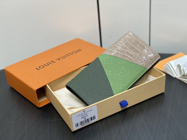 l**is V*t*n brazza wallet-10*19*2cm