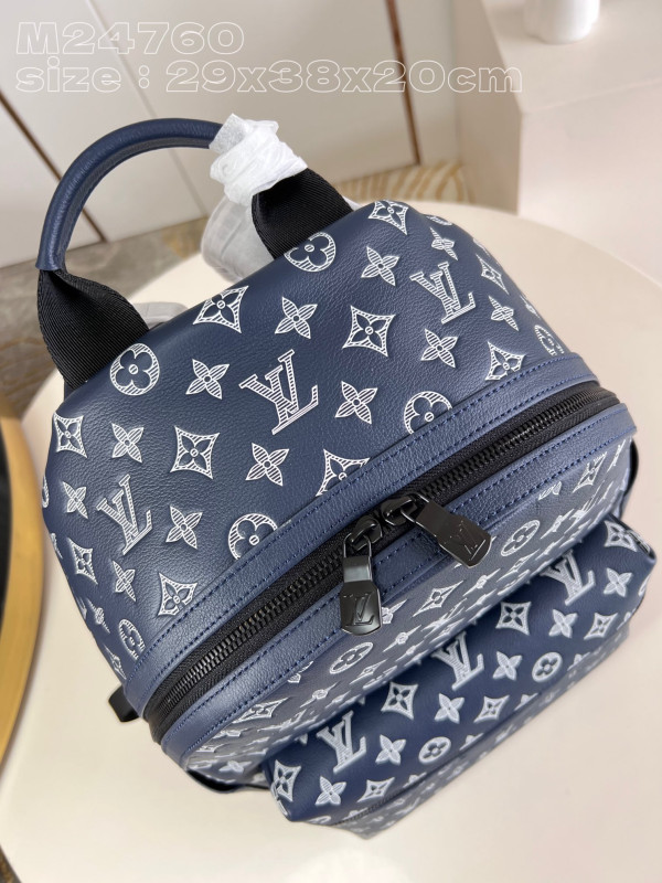 l**is V*t*n discovery backpack-29*38*20cm