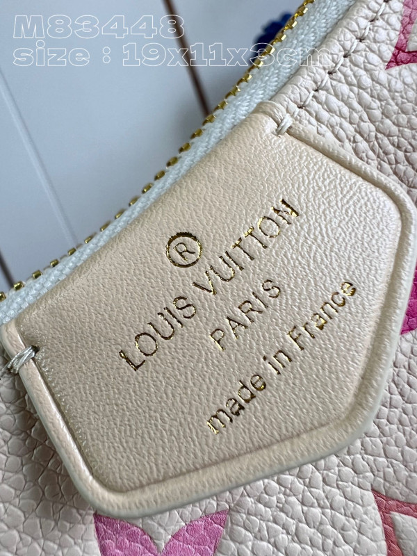 l**is V*t*n easy pouch on strap