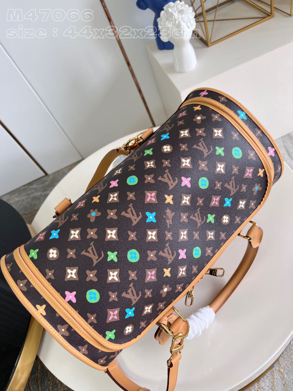 l**is V*t*n dog bag-44*32*23cm