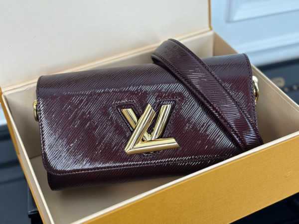 l**is V*t*n twist-23.5*12*7 cm
