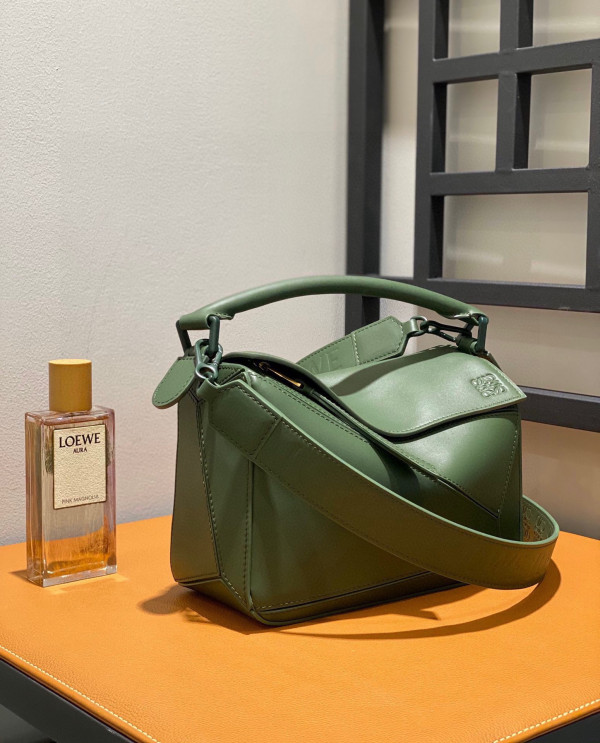 LOEWE Small Puzzle Bumbag-24*10*14cm