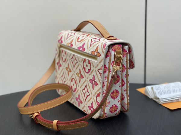 l**is V*t*n pochette metis-25*19*7cm