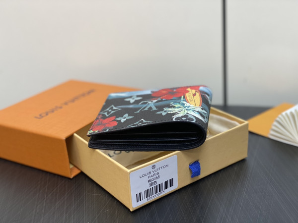 l**is V*t*n slender wallet-11*8.5*2cm