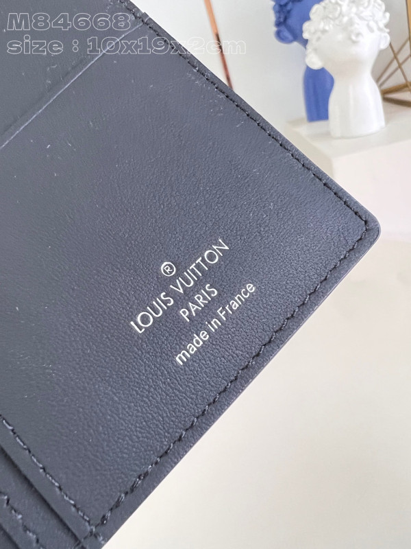 l**is V*t*n brazza wallet-10*19*2cm