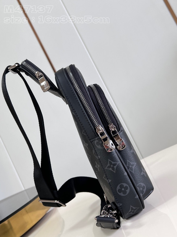 l**is V*t*n avenue slingbag-16*33*5.7cm