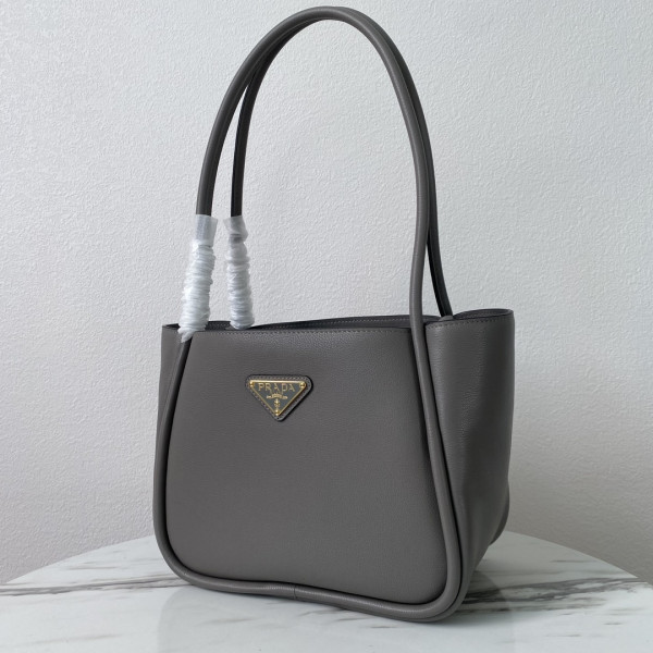 Pra*a medium leather handbag-25*18.5*12.5cm