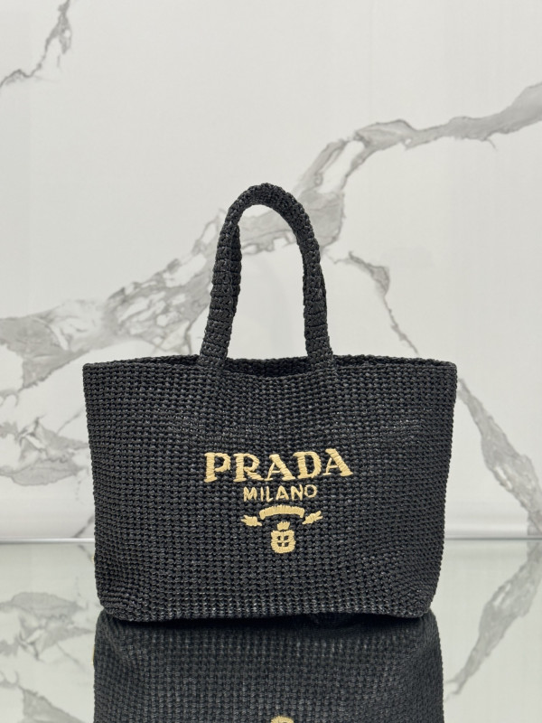 Pra*a crochet tote bag