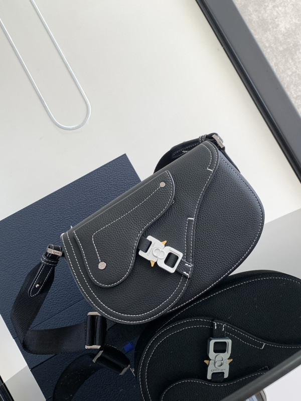 D*or saddle messenger bag