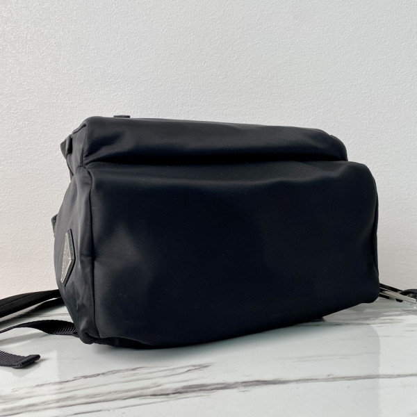 Pra*a backpack-29*40*17cm