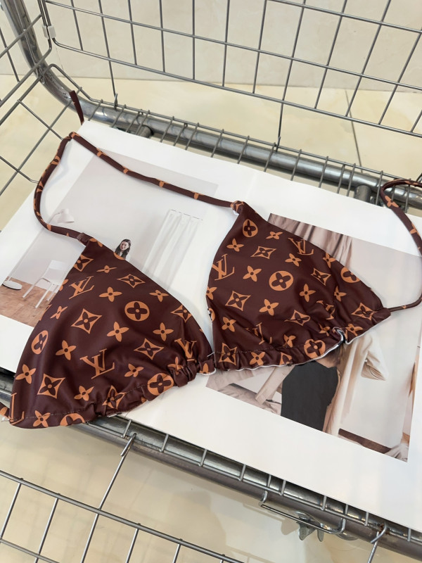 l**is V*t*n swimsuit