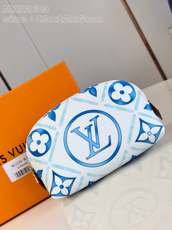 l**is V*t*n pochette cosmétique pm