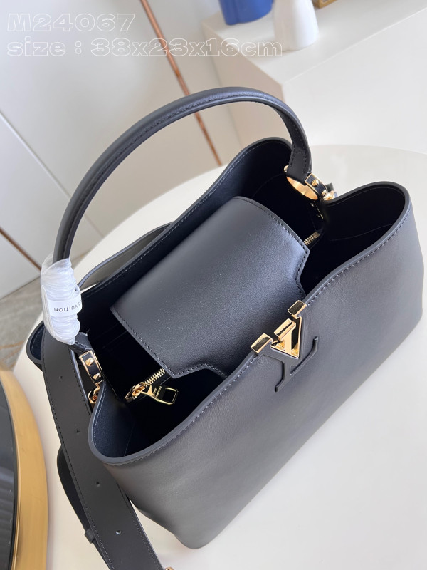 l**is V*t*n capucines gm souple-38*23*16cm
