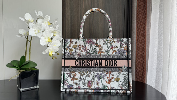medium D*or book tote-36*18*28cm