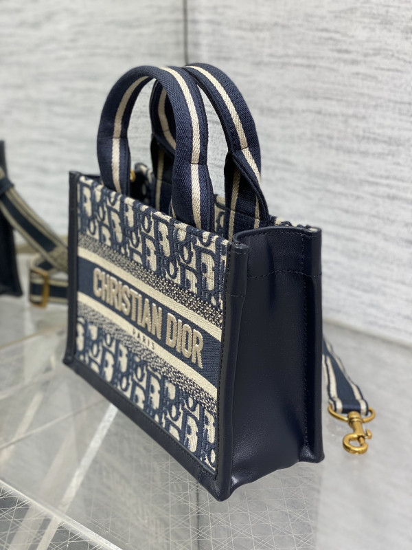 D*or mini book tote-21.5*13*7.5cm