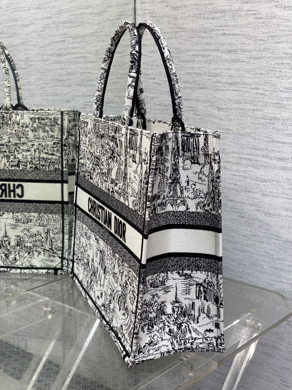 large D*or book tote-42*35*18.5cm