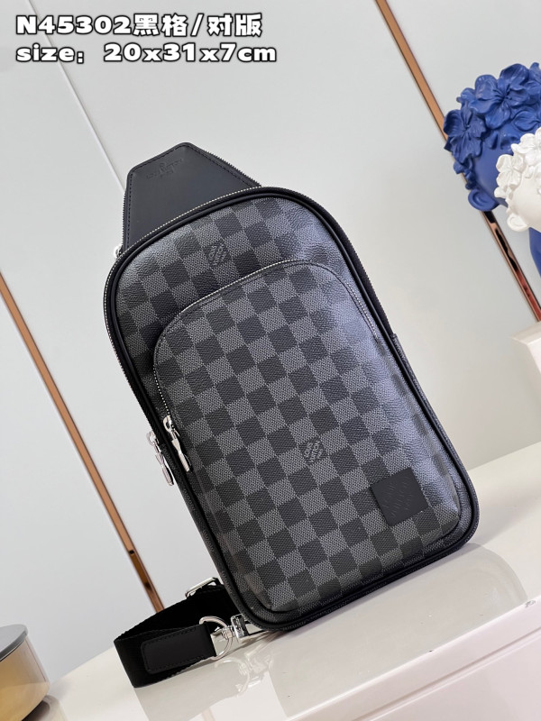 l**is V*t*n avenue slingbag nm-31*20*7cm