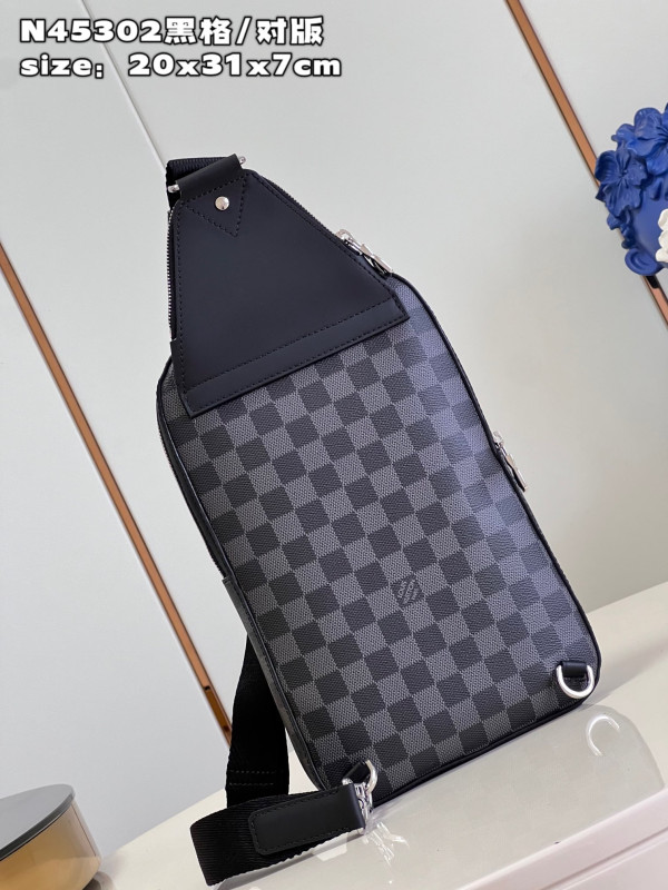 l**is V*t*n avenue slingbag nm-31*20*7cm
