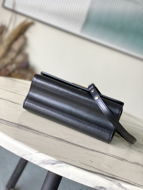 l**is V*t*n twist mm-23*17*9.5cm