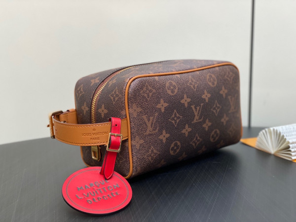 l**is V*t*n locker dopp kit bag-23*13*12cm