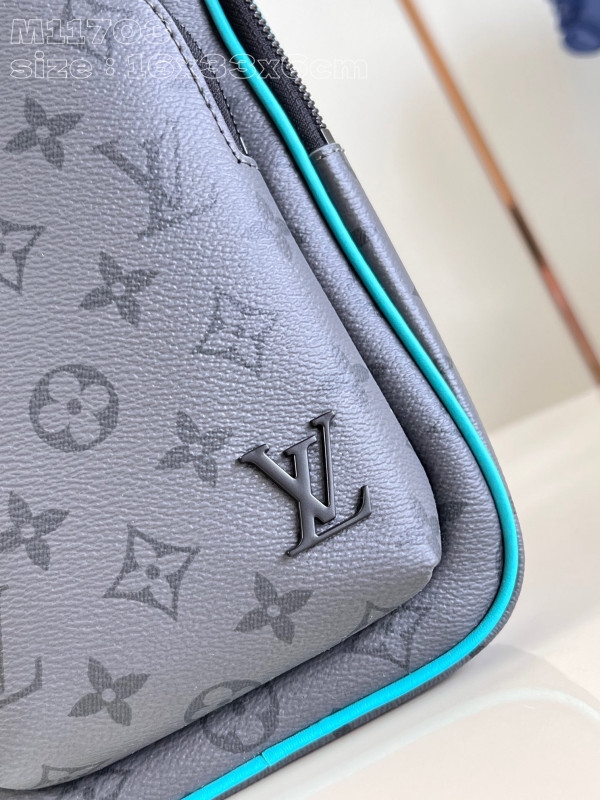 l**is V*t*n avenue slingbag-16*33*5.7cm