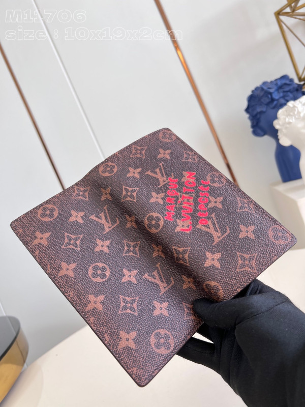 l**is V*t*n brazza wallet-10*19*2cm